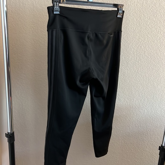 Adidas Capri Length Leggings - Picture 5 of 6